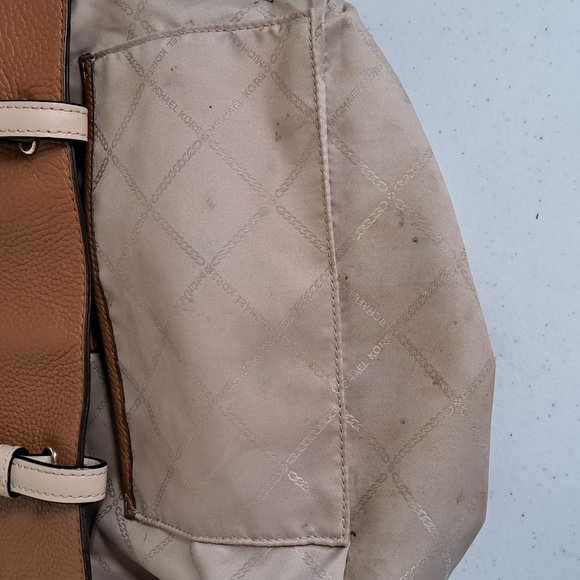 Michael Kors BEDFORD Pebble Leather Pocket Tote ACORN/GOLD - Picture 4 of 13